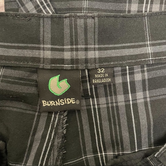 Burnside Plaid Flat Front Shorts 10.5 Inseam - Picture 7 of 8